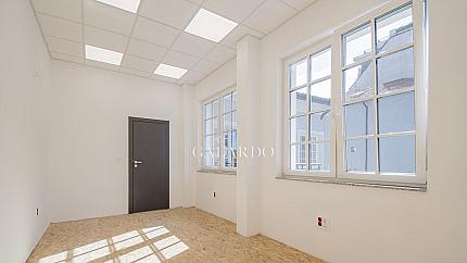 Представителна, самостоятелна офис сграда до Метростанция Сердика