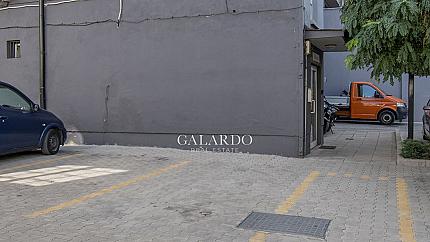 Представителна, самостоятелна офис сграда до Метростанция Сердика