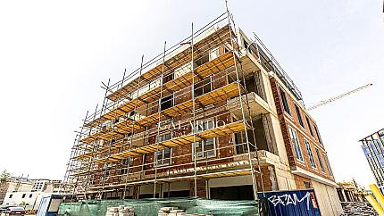 Тристаен апартамент близо до метро станция Витоша