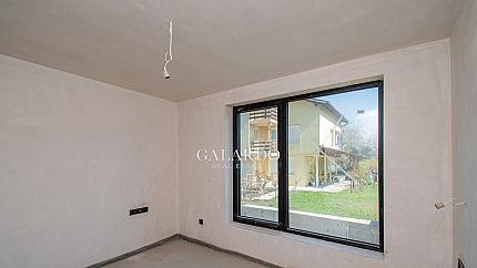 Двустаен апартамент за продажба във в.з.Американски колеж