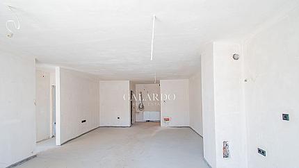 Тристаен апартамент за продажба във в.з.Американски колеж