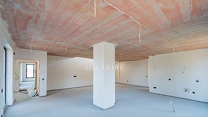 Мезонет с три спални във в.з.Американски колеж