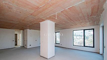 Мезонет с три спални във в.з.Американски колеж