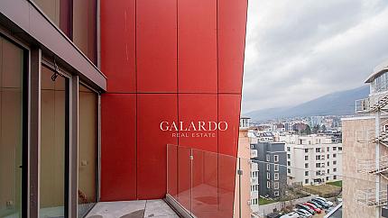 Two-level apartment in a new boutique building, Manastirski Livadi district - east