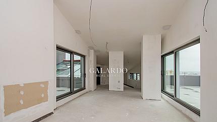 Two-level apartment in a new boutique building, Manastirski Livadi district - east