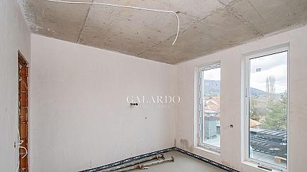 Panoramic three-bedroom apartment in Krastova Vada district