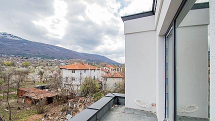 Panoramic three-bedroom apartment in Krastova Vada district