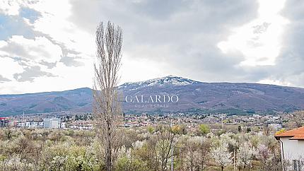 Panoramic three-bedroom apartment in Krastova Vada district