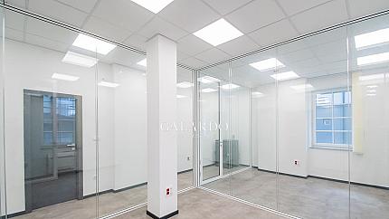 Представителна реновирана офис сграда до Метростанция Сердика