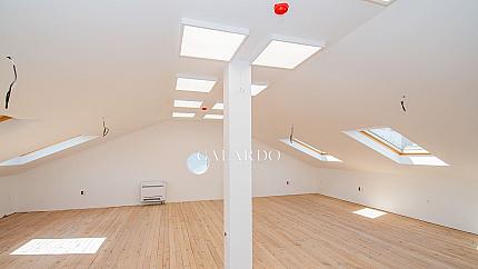 Представителна реновирана офис сграда до Метростанция Сердика