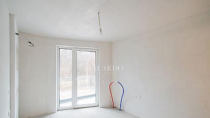 Четиристаен апартамент за продажба в Красно село