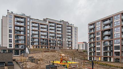 Четиристаен апартамент за продажба в Красно село