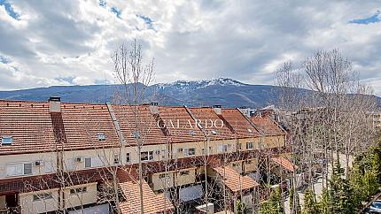 Spacious 3-bedroom apartment with wrap-around terraces