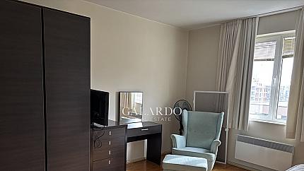 Просторен тристаен апартамент под наем в кв. "Кръстова вада"