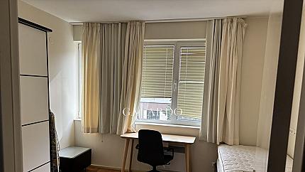 Просторен тристаен апартамент под наем в кв. "Кръстова вада"