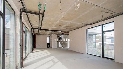 Еднофамилна къща с басейн в райски комплекс от къщи в местност Камбаните