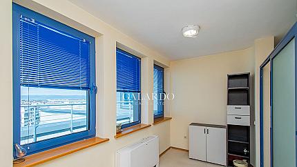 Independent office next to Chavdar bridge, Center