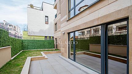 Четиристаен със собствен двор в сърцето на кв. Лозенец