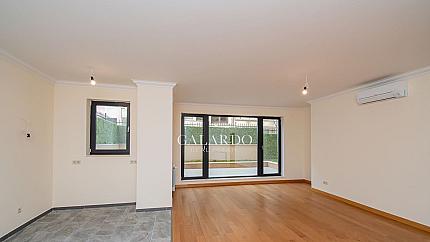 Четиристаен със собствен двор в сърцето на кв. Лозенец