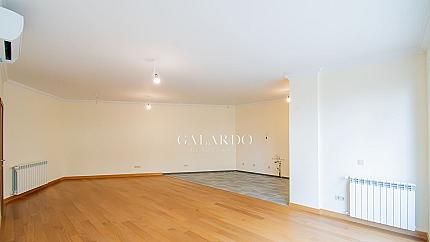 Четиристаен със собствен двор в сърцето на кв. Лозенец