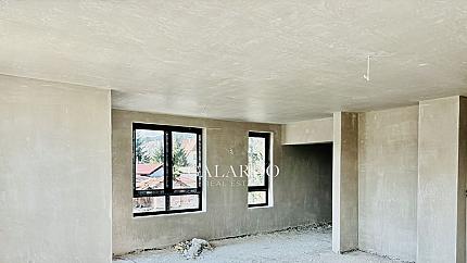 Просторен тристаен апартамент в  кв. Княжево