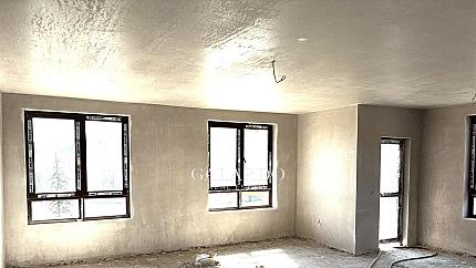 Просторен четиристаен апартамент в  кв. Княжево