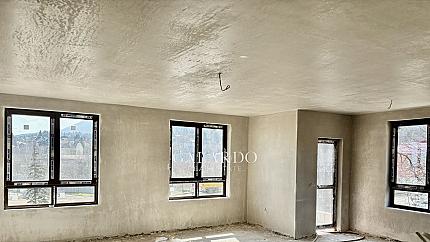 Просторен четиристаен апартамент в  кв. Княжево