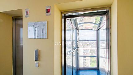 Independent office next to Chavdar bridge, Center