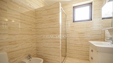 Отлично обзаведен апартамент с три спални до Киноцентъра, кв. Бояна