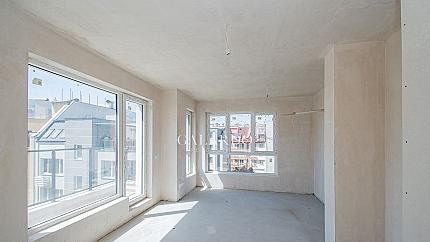 Two-bedroom apartment in a new building, Darvenitsa district