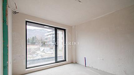 Beautiful south-facing 1-bedroom apartment in a Gated complex with Act 16