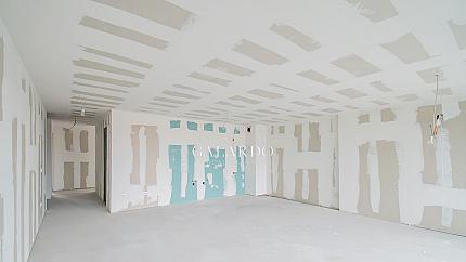 Четиристаен апартамент в луксозен нов комплекс до Парк Заимов