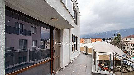 Нов  апартамент с три спални и голяма тераса в Кръстова Вада