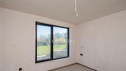 Двустаен апартамент за продажба във в.з.Американски колеж