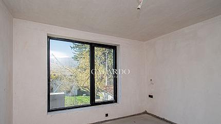 Тристаен апартамент за продажба във в.з.Американски колеж