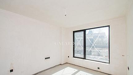 Тристаен апартамент за продажба във в.з.Американски колеж