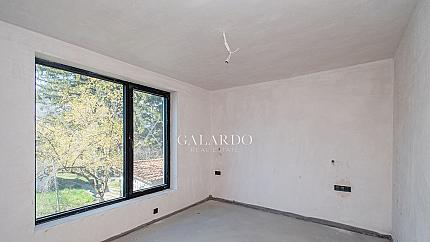 Тристаен апартамент за продажба във в.з.Американски колеж