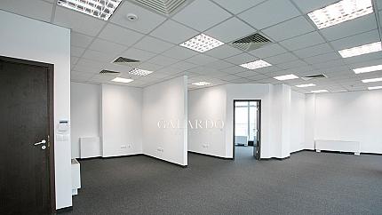 Office for rent in a representative business building Class A