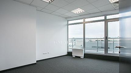 Office for rent in a representative business building Class A
