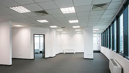 Office for rent in a representative business building Class A