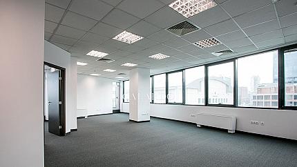 Office for rent in a representative business building Class A