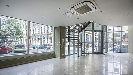 Представителнo помещение на до пл. "Славейков"