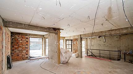 Търговско помещение на оживена улица в кв.Борово