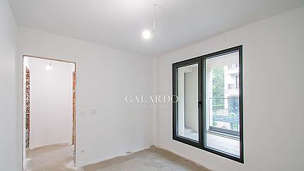 Тристаен апартамент в бутикова сграда