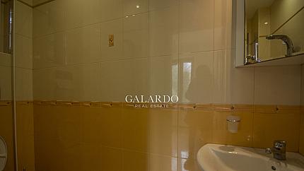 Представителна къща до Метростанция- Театрална