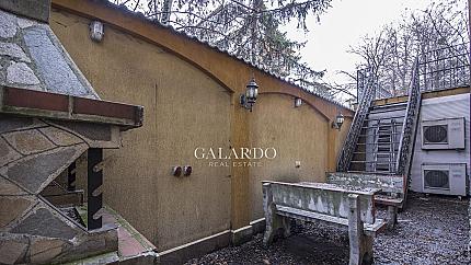 Представителна къща до Метростанция- Театрална