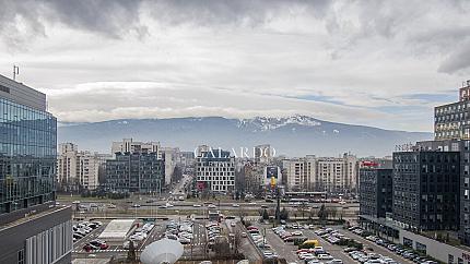 Просторен пентхаус с две спални до THE MALL, кв.Полигона