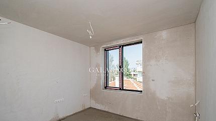 Тристаен апартамент с панорамна гледка за продажба  в Овча Купел