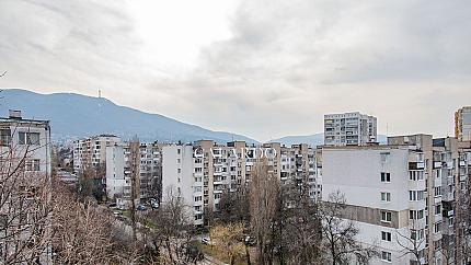 Просторен тристаен апартамент в кв. Бъкстон