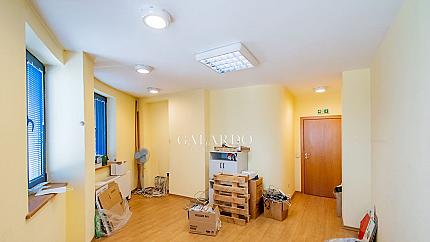 Самостоятелен офис до моста Чавдар, Център